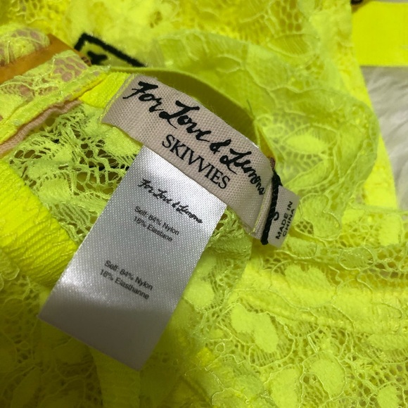 SoldFor Love & Lemons Lace a neon Underwire - Picture 4 of 5